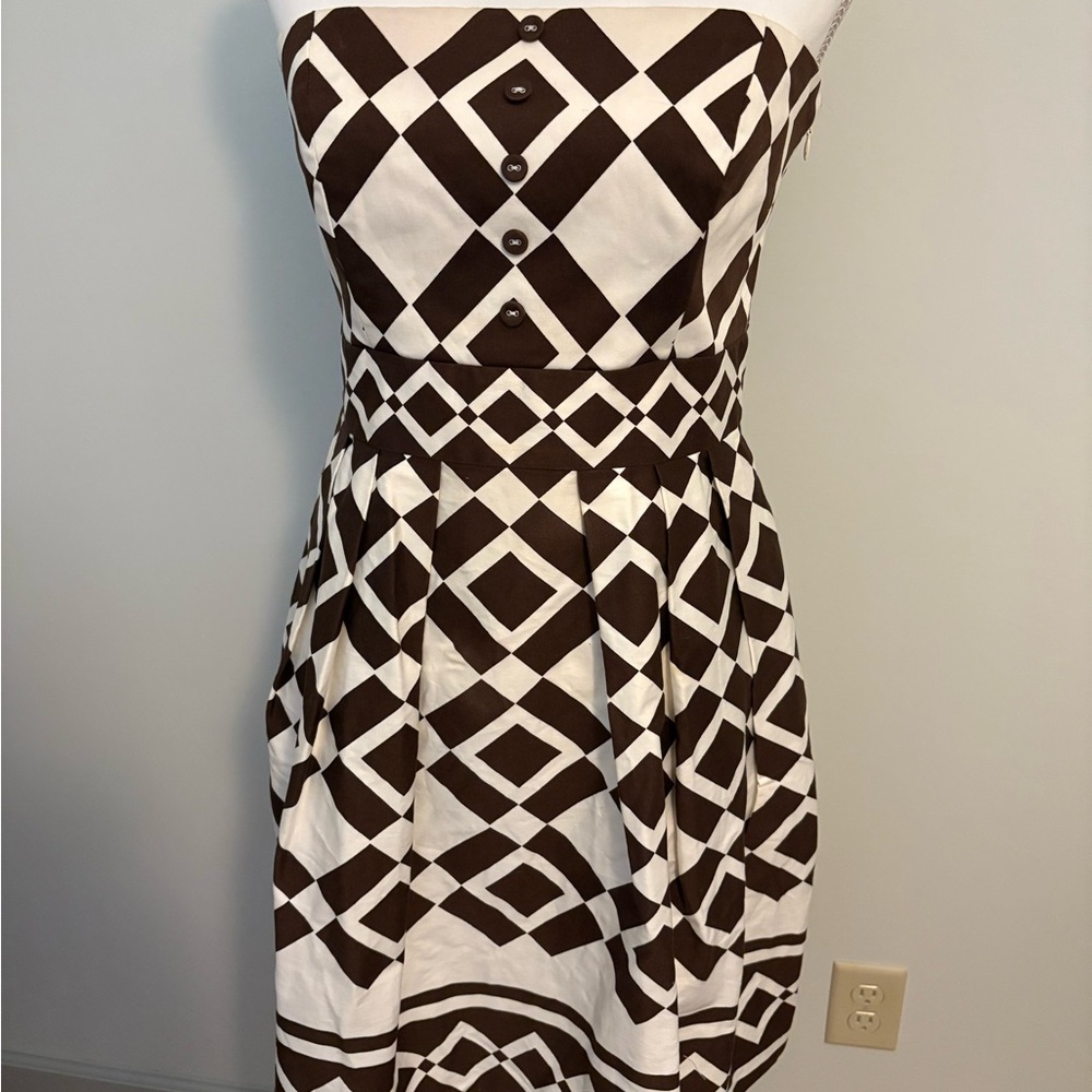 Elegant Brown and White Geometric Dress